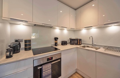Gravesend Apartment | Fabulous 2BR Apartment at Trinity Point, Gravesend