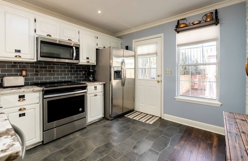 National Hills House | Fabulous 3BR Townhome with Cozy Backyard only 1.4 ml from Augusta National