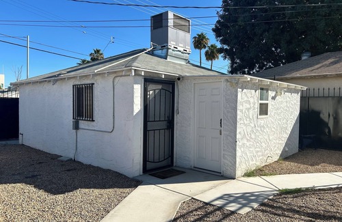 Downtown Las Vegas House | Fabulous 4-bedroom house with 1-bedroom guest house in Downtown Las Vegas