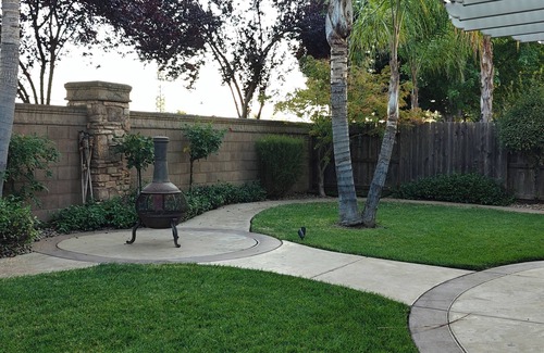 Elk Grove House | Fabulous 5-bed/5-bath Home in Sacramento