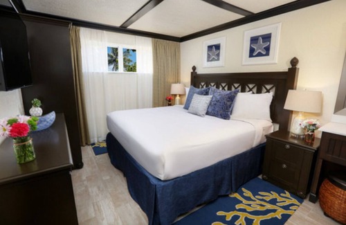 Cocoa Beach Resort | Fabulous Cocoa Beach ~ Pier ~ Charming King Queen 2-Bedroom Resort