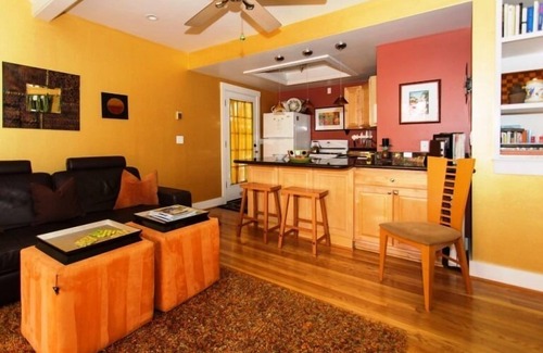 Oak Park House | Fabulous Downtown Living