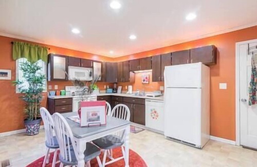 Fourth Ward Apartment | Fabulous Fourth Ward Flat, 1BR Historic Charlotte