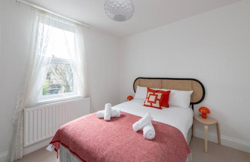 Bath House | Fabulous House - Only 10 minutes walk to Roman Baths