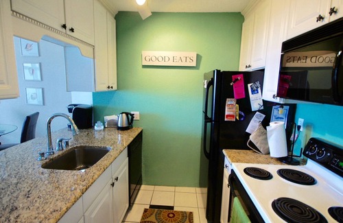 North Ocean City Condo | Fabulous One Bedroom Ocean Front , Clean Comfortable , Great Building with Pool