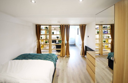 Headingley Apartment | Fabulous renovated studio apartment in the heart of Headingley