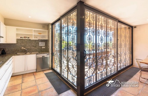 Sitges Villa | Fabulous Villa Dumas - Heated Pool - Sea Views