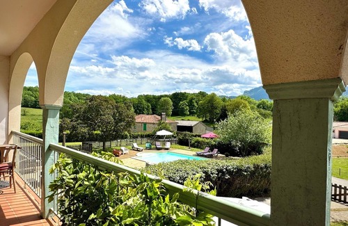 Estadens House | Facing the Pyrenees, this former Comminges farmhouse offers space and comfort