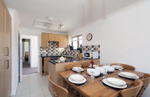 Newport East House | Fair Isle Holiday Cottages - Hill Top Cottage