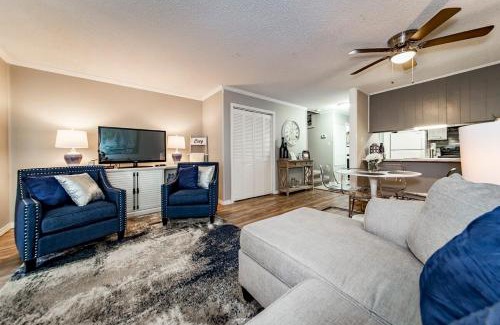 Fairfield Bay House | Fairfield Bay Gem with pool access and 4 Mi to Lake