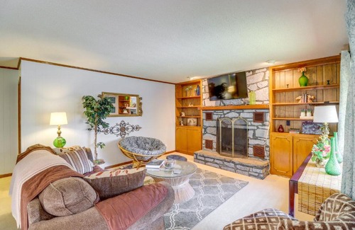 Fairfield Bay House | Fairfield Bay Getaway Less Than 10 Mi to Boating and Hiking