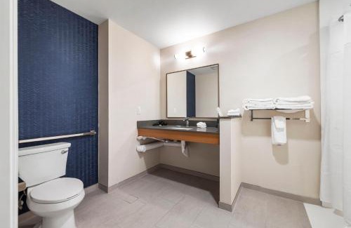 The East Side Hotel | Fairfield by Marriott Inn & Suites San Francisco Airport Oyster Point Area
