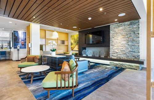 The East Side Hotel | Fairfield by Marriott Inn & Suites San Francisco Airport Oyster Point Area