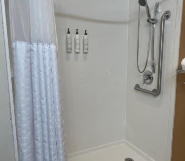 Suwanee Hotel | Fairfield Inn and Suites by Marriott Atlanta Suwanee