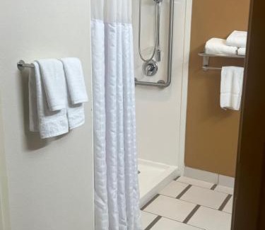 Suwanee Hotel | Fairfield Inn and Suites by Marriott Atlanta Suwanee