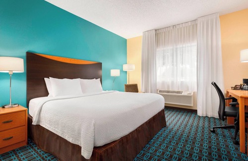 Mount Pleasant Hotel | Fairfield Inn Racine