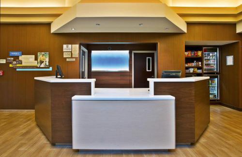 Bedford Park Hotel | Fairfield Inn & Suites Chicago Midway Airport