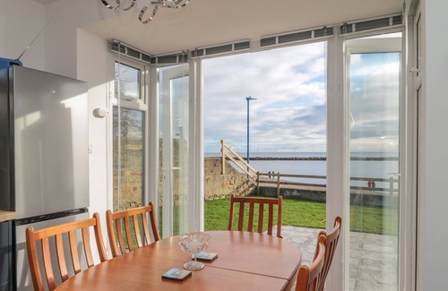 Newbiggin-by-the-Sea Cottage | Fairwinds