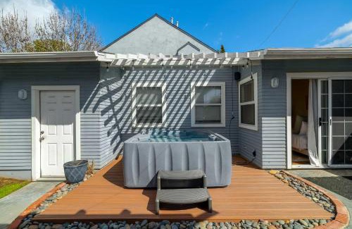 Hillcrest House | Falcon Chic Escape - Hot Tub - Modern - Proximity