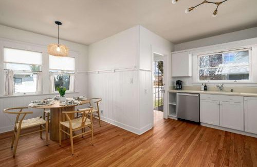 Hillcrest House | Falcon Chic Escape - Hot Tub - Modern - Proximity