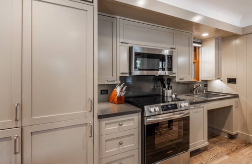 Homewood Cottage | Fall Availability! Near Lake and Ski Resort! Two Covered Porches!