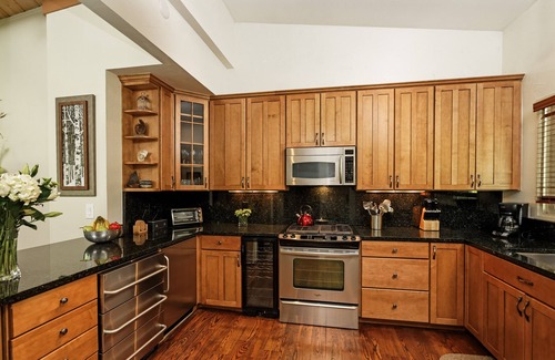 Snowmass Village Condo | FALL COLORS ARE HERE! Charming 2BR/1Bth on the River-Close to Aspen/Snowmass