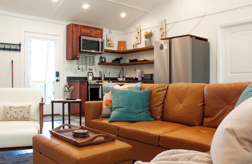 Campton Cabin | Fall Colors - Secluded - Hot Tub - Pet Friendly - Fire Pit - Minutes to Gorge