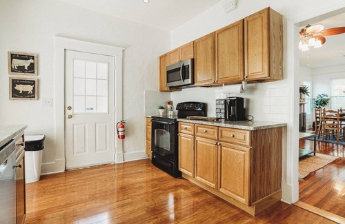 Historic Uptown House | Fall Deals! Quaint Downstairs Historic Bungalow in Downtown St Pete