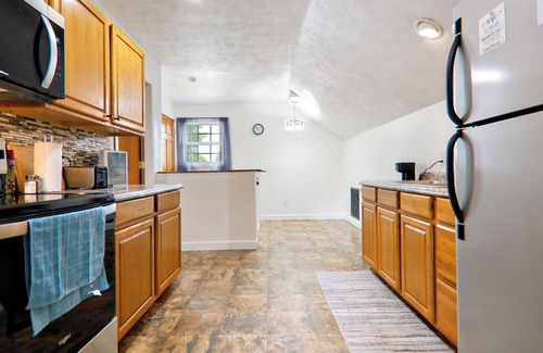 Lincoln Apartment | Fall Promo: NO Cleaning Fee! Fully Furnished Detached Garage Apartment