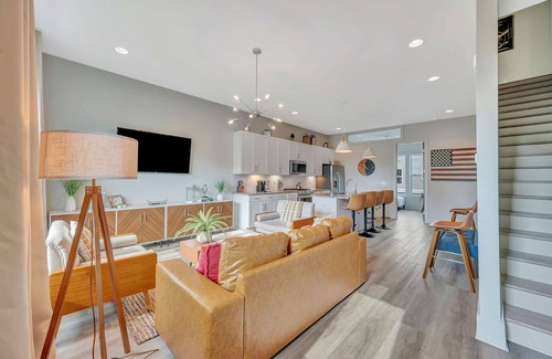 Talbot's Corner House | Fall rooftop deck, ping pong, grill near Nissan Stadium and Broadway