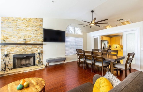 Rancho Del Oro House | Fall Special! The House of 8 Palms: Views, Pool, King Bed, Games & Much More!