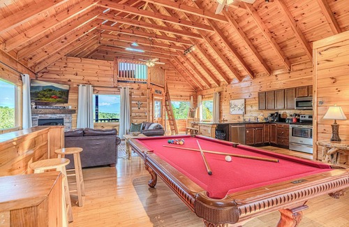 Sevierville Cabin | Fall/Winter Special*Best Views*Hottub*Games*Arcade
