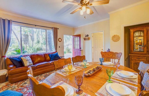Fallbrook House | Fallbrook Vacation Rental 3 Mi to Wineries!