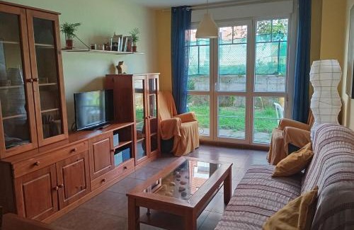 Gibaja Apartment | Familiar bajo con jardín en Gibaja