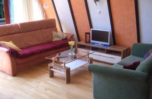 Blankenheim Apartment | Familienfreundliches-Ferienhaus-mit-Kamin-und-Waldrand-Lage