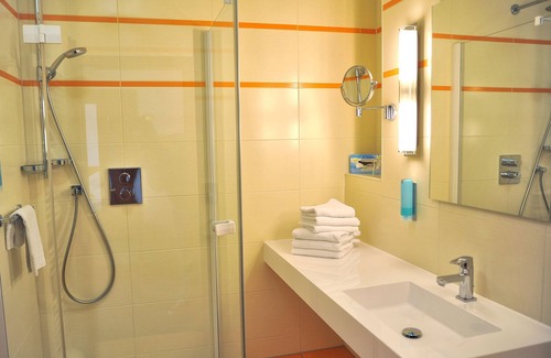 Lubbenau/Spreewald House | Familienzimmer, Dusche/wc - Hotel Spreewaldeck