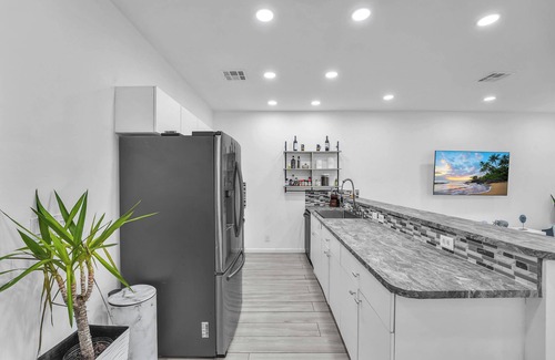 Highland Garden House | Family and Dog Friendly Townhouse, near to the Beach, build in Sauna & Gym,EV ch