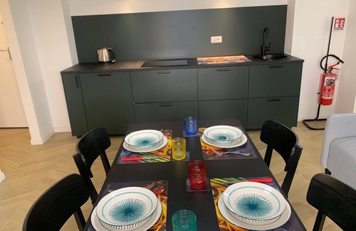 Historic Center Apartment | Family and Friends Apartments 1.Bologna by walking and North Italy by train!