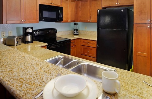 San Diego Country Estates Hotel | Family and Friends Vacation! Three Great Units, Pool, Hiking, Near Julian