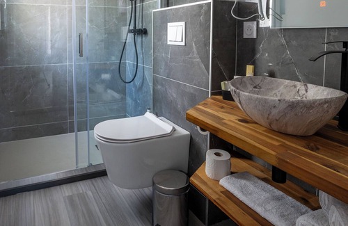 Sainte-Tulle House | Family apartment for 4 people - Domaine de la Mautanne*