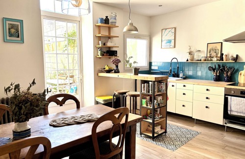 Rochefort House | Family artist's home downtown