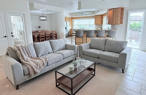 Oxnard Shores House | Family Beach House w ocean view & bonus office room