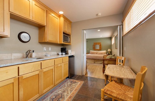 Opal Cliffs House | Family Beach Retreat HOT TUB. BIKES. SURF BOARDS, BBQ, BEACH ACCESS