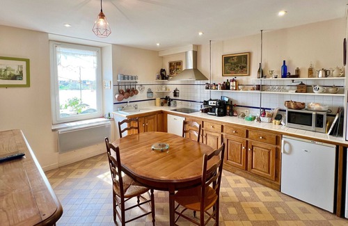 Saint-Denis-de-l'Hotel Cottage | Family cottage with terrace and Loire views