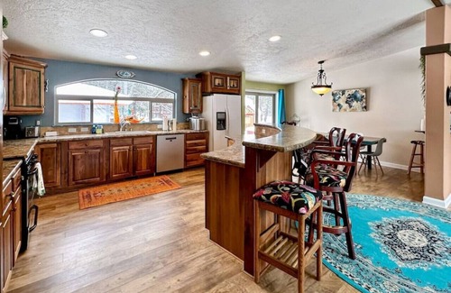 Donnelly Cabin | Family Cabin with Hot Tub and Tree Fort