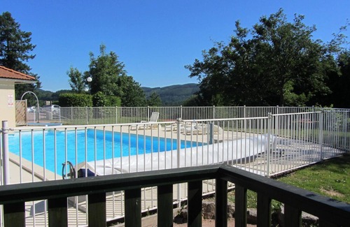 Les Noes Cottage | Family Chalet in Monts de la Madeleine with Terrace, Pets Allowed