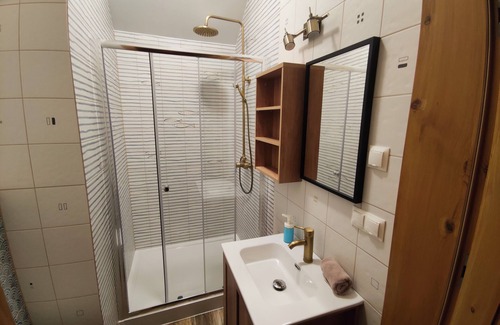 Trygort Ski Chalet | Family chalet with livingroom, kitchen, 2 bedrooms and 2 bathrooms with shower.
