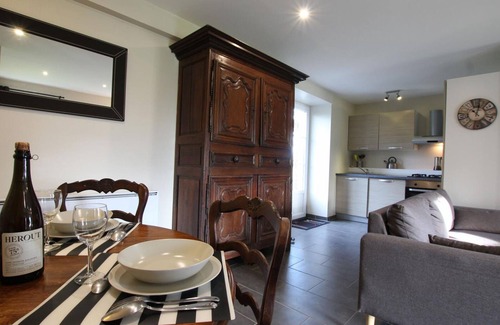 Sainte-Marie-du-Mont Cottage | Family cottage with garden, pets allowed near Utah Beach