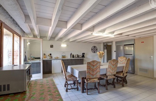 L'Hopital-le-Grand Cottage | Family Cottage with Jacuzzi and Pets Allowed in L'Hôpital-le-Grand