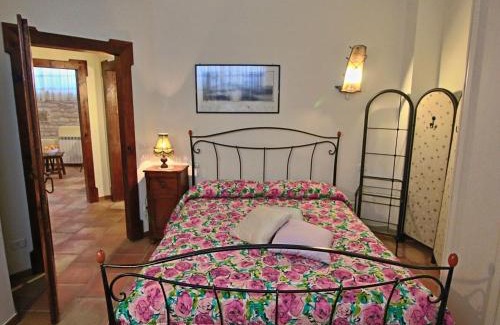 Furlo House | Family Cottage in Cagli with Pool